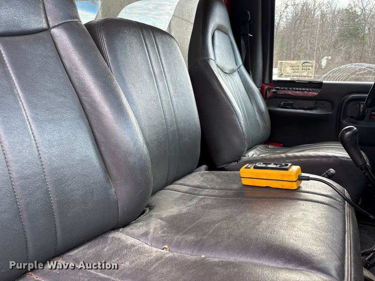 image for item DW6728 2003 Chevrolet C7500 dump truck