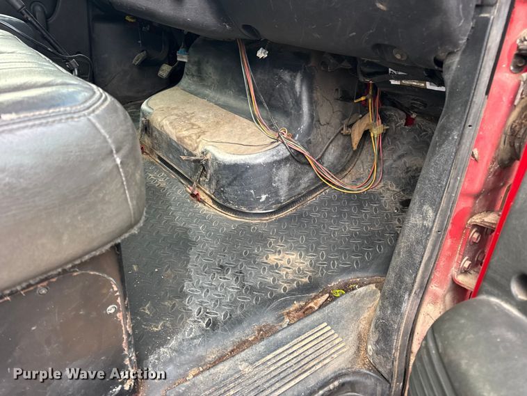 image for item DW6728 2003 Chevrolet C7500 dump truck