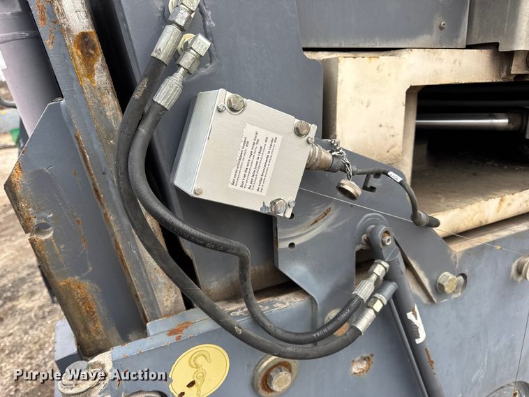 image for item DW6730 2006 Wirtgen W120F milling machine