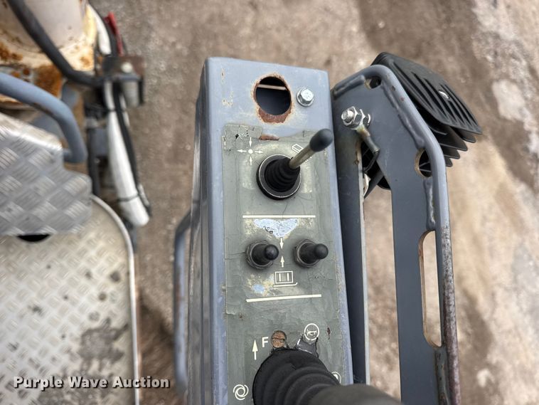 image for item DW6730 2006 Wirtgen W120F milling machine