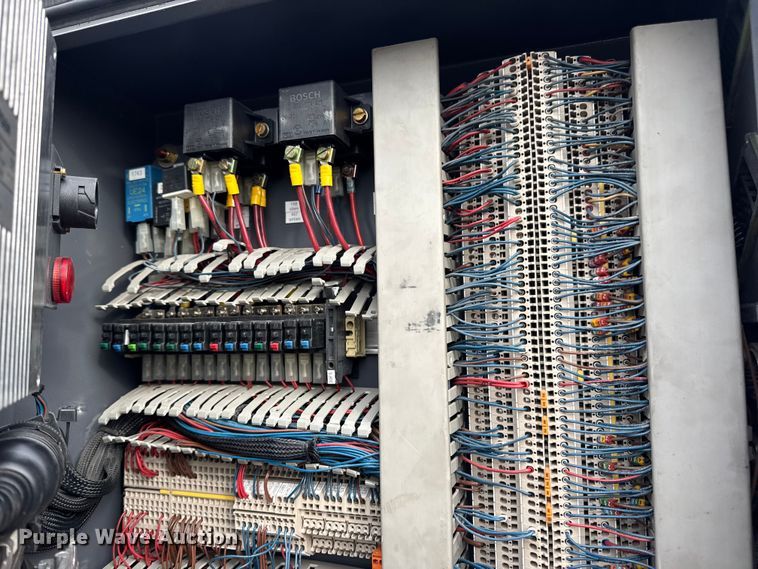 image for item DW6730 2006 Wirtgen W120F milling machine