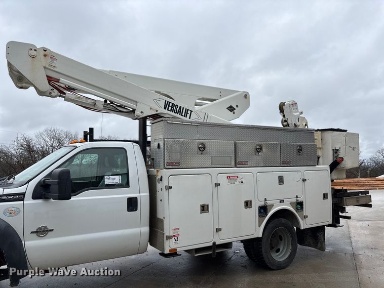 image for item DW7314 2012 Ford F550 XL Super Duty bucket truck