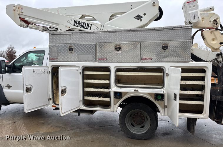 image for item DW7314 2012 Ford F550 XL Super Duty bucket truck