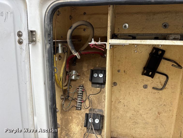 image for item DW7314 2012 Ford F550 XL Super Duty bucket truck