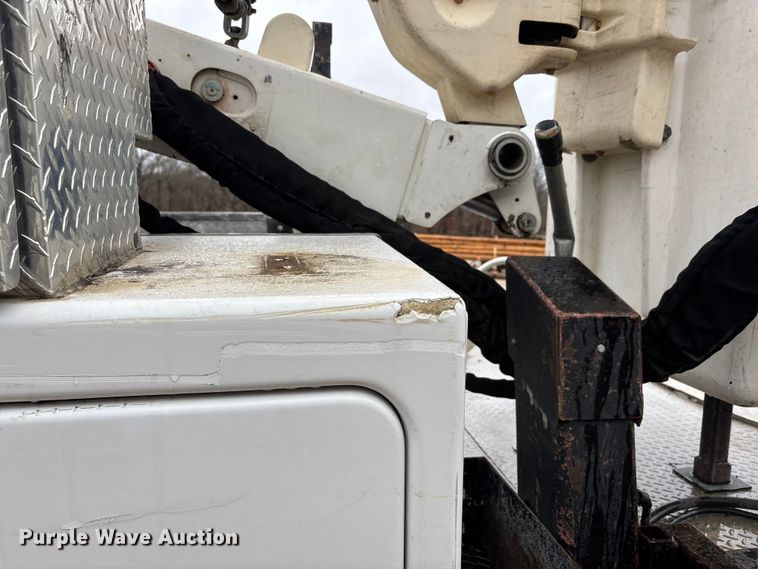 image for item DW7314 2012 Ford F550 XL Super Duty bucket truck