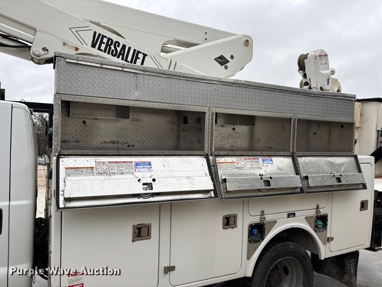 image for item DW7314 2012 Ford F550 XL Super Duty bucket truck