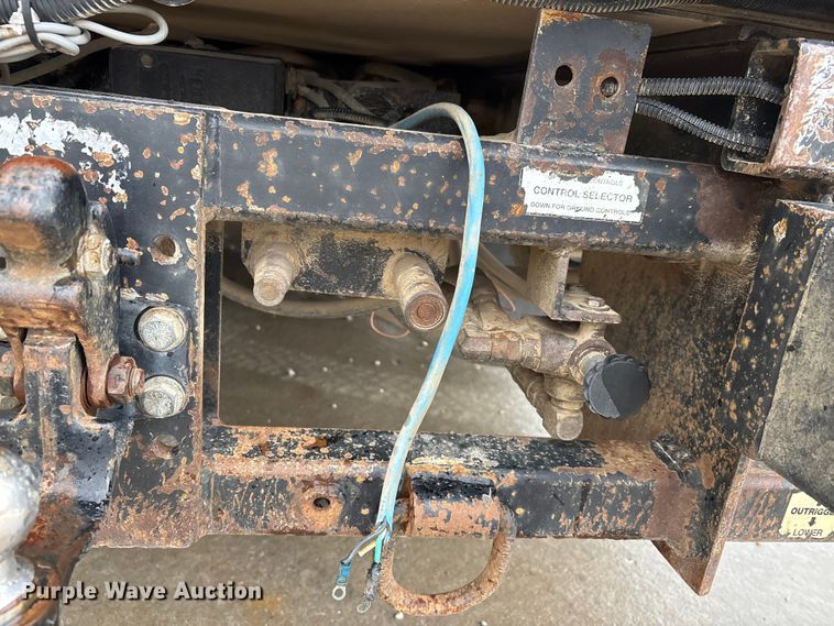 image for item DW7314 2012 Ford F550 XL Super Duty bucket truck