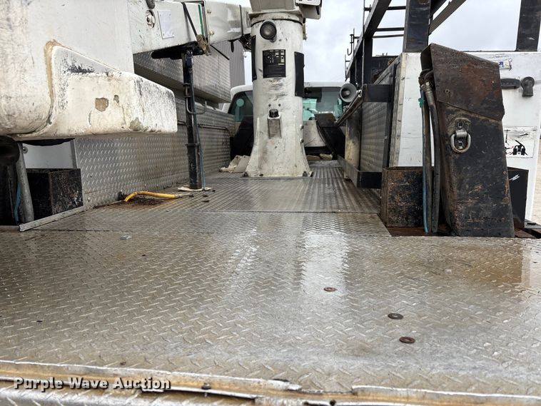 image for item DW7314 2012 Ford F550 XL Super Duty bucket truck