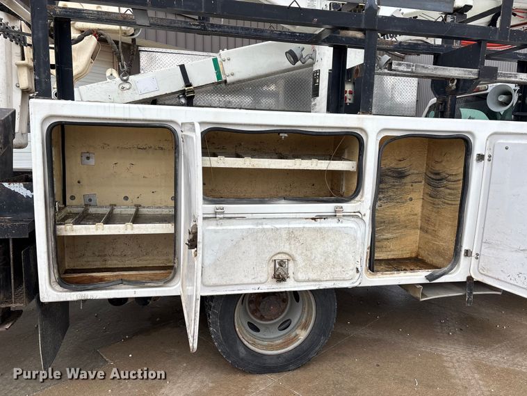 image for item DW7314 2012 Ford F550 XL Super Duty bucket truck