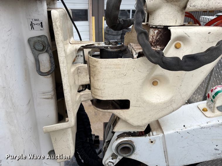 image for item DW7314 2012 Ford F550 XL Super Duty bucket truck