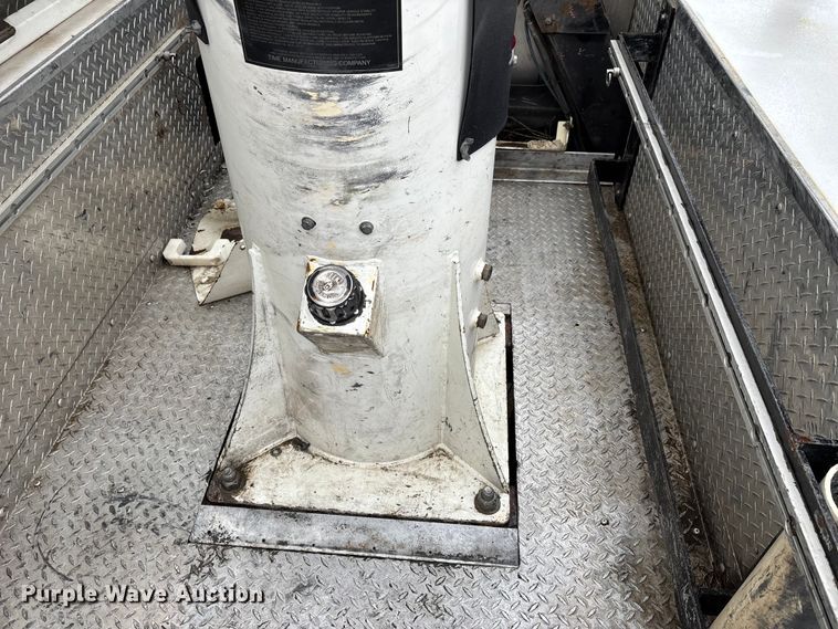 image for item DW7314 2012 Ford F550 XL Super Duty bucket truck