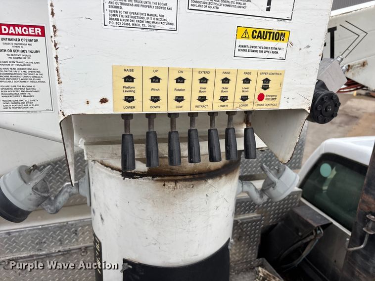 image for item DW7314 2012 Ford F550 XL Super Duty bucket truck