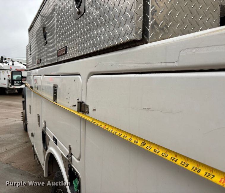 image for item DW7314 2012 Ford F550 XL Super Duty bucket truck