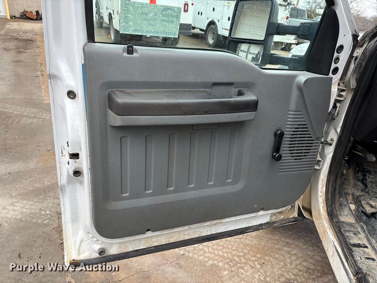 image for item DW7314 2012 Ford F550 XL Super Duty bucket truck