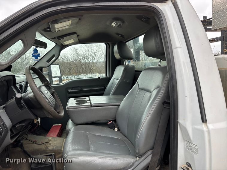 image for item DW7314 2012 Ford F550 XL Super Duty bucket truck