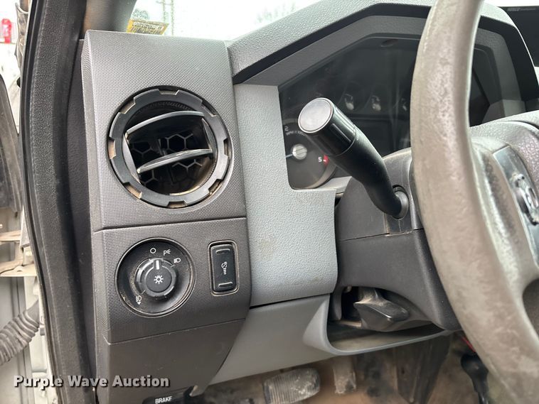 image for item DW7314 2012 Ford F550 XL Super Duty bucket truck