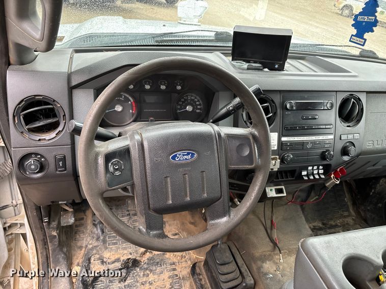 image for item DW7314 2012 Ford F550 XL Super Duty bucket truck