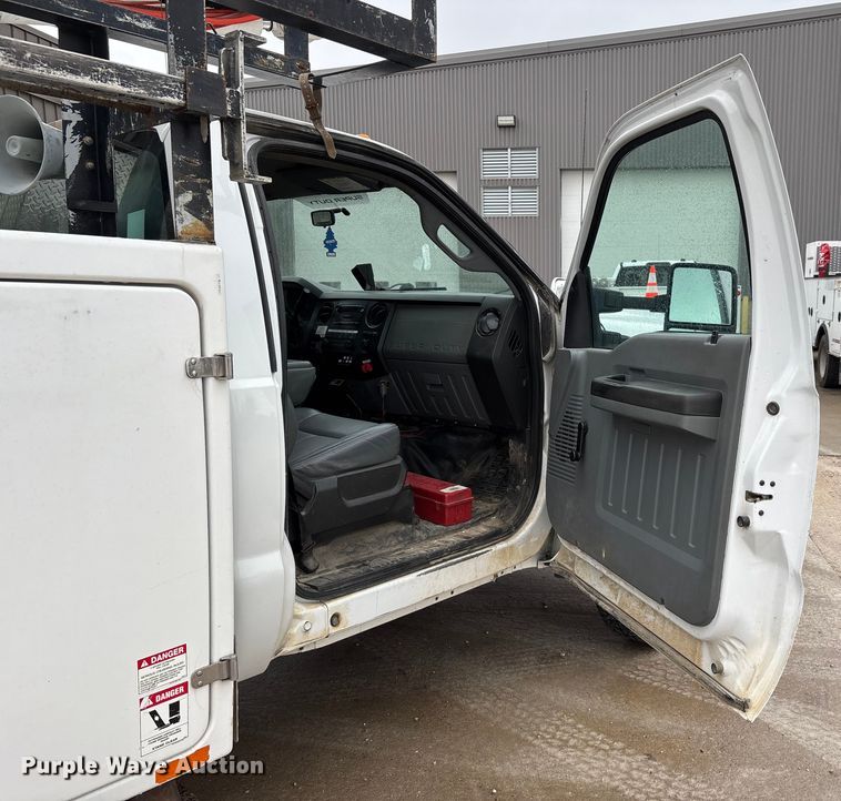 image for item DW7314 2012 Ford F550 XL Super Duty bucket truck