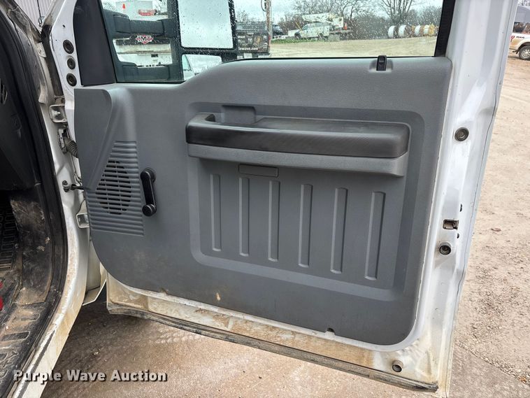 image for item DW7314 2012 Ford F550 XL Super Duty bucket truck