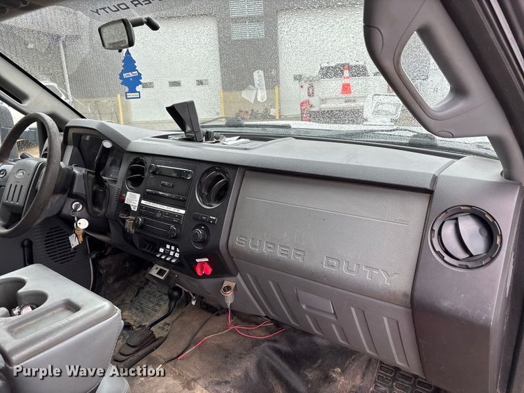 image for item DW7314 2012 Ford F550 XL Super Duty bucket truck