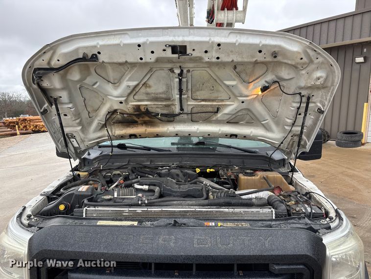 image for item DW7314 2012 Ford F550 XL Super Duty bucket truck