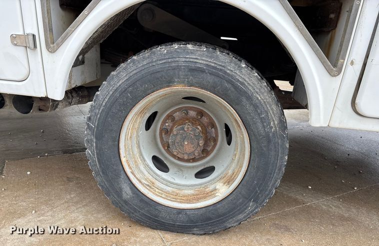 image for item DW7314 2012 Ford F550 XL Super Duty bucket truck