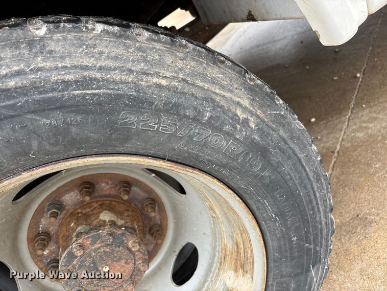 image for item DW7314 2012 Ford F550 XL Super Duty bucket truck