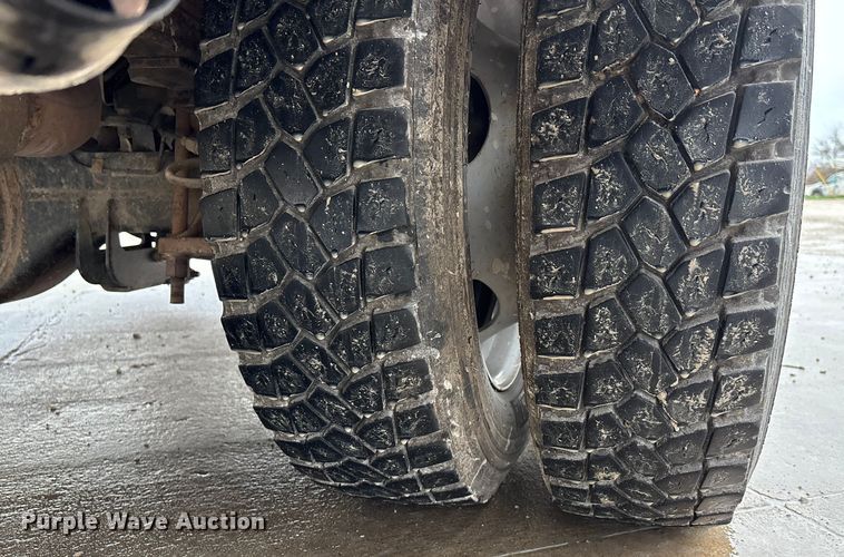 image for item DW7314 2012 Ford F550 XL Super Duty bucket truck