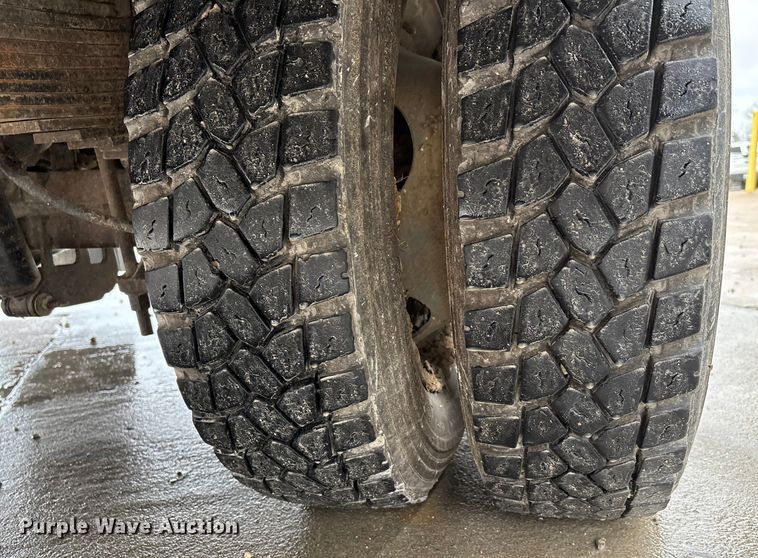 image for item DW7314 2012 Ford F550 XL Super Duty bucket truck