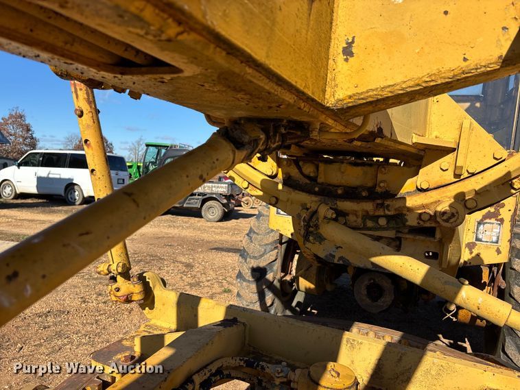 image for item DW7318 1969 Caterpillar 12F rigid frame motor grader