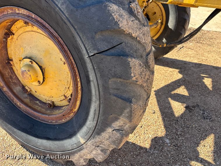 image for item DW7318 1969 Caterpillar 12F rigid frame motor grader