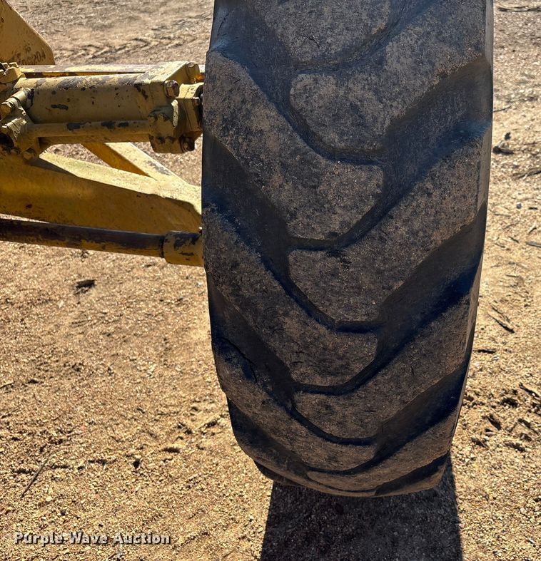 image for item DW7318 1969 Caterpillar 12F rigid frame motor grader