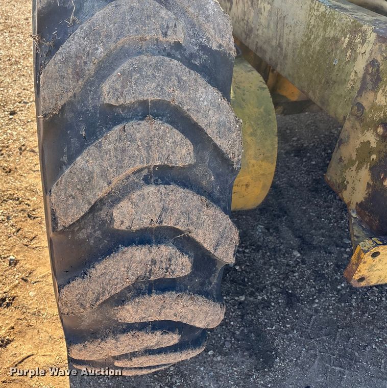 image for item DW7318 1969 Caterpillar 12F rigid frame motor grader