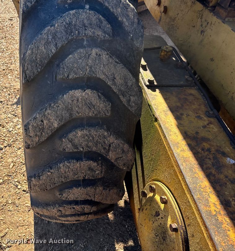 image for item DW7318 1969 Caterpillar 12F rigid frame motor grader