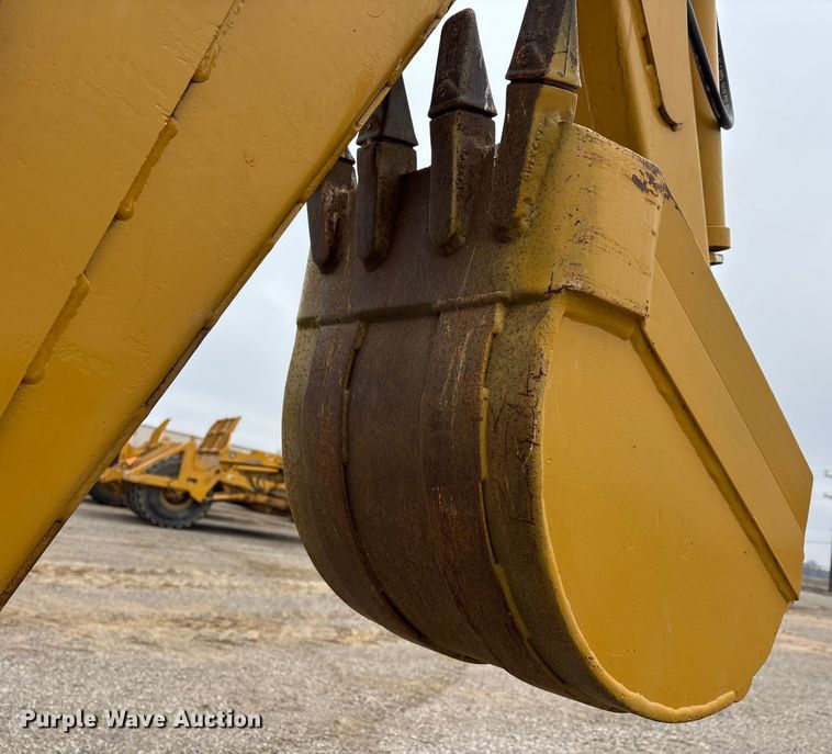 image for item DW7339 1992 Vermeer V450 trencher