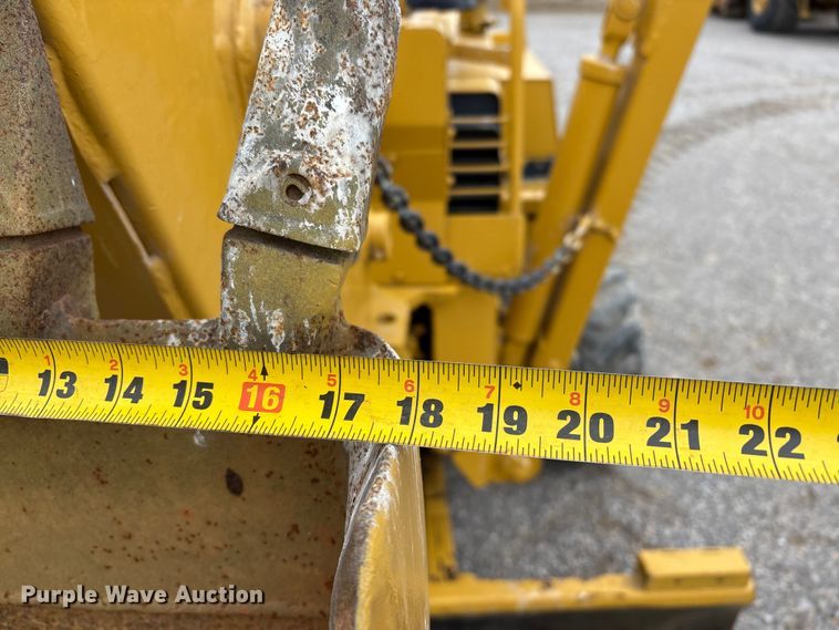 image for item DW7339 1992 Vermeer V450 trencher