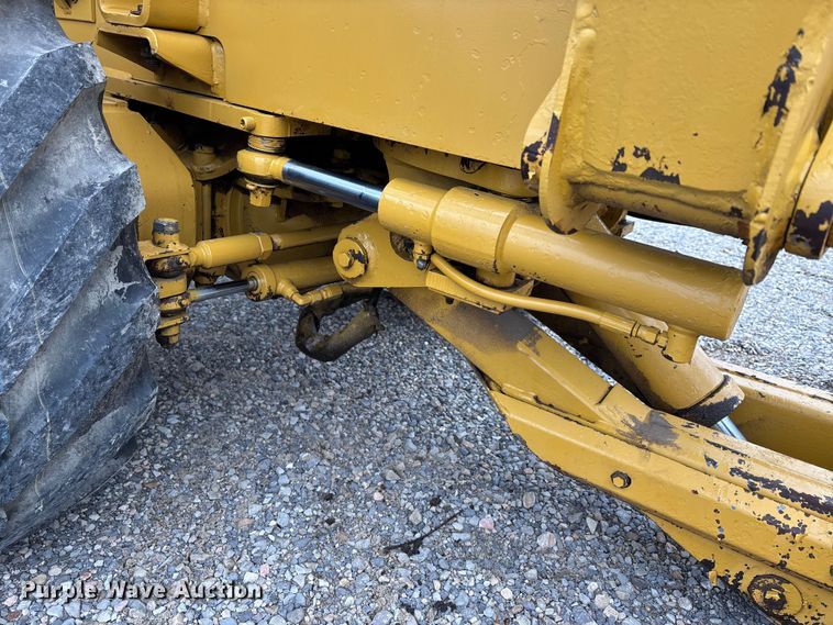 image for item DW7339 1992 Vermeer V450 trencher