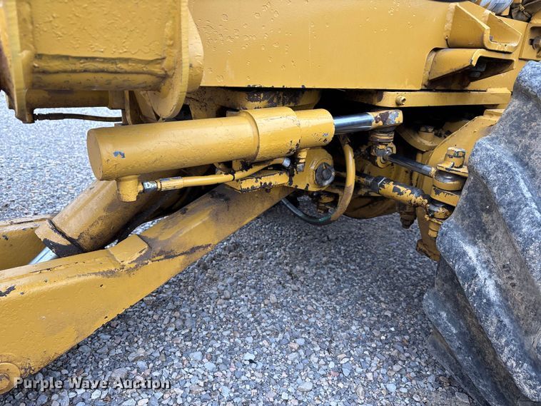 image for item DW7339 1992 Vermeer V450 trencher