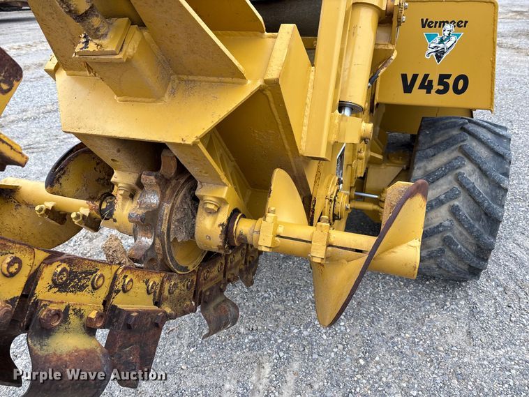 image for item DW7339 1992 Vermeer V450 trencher