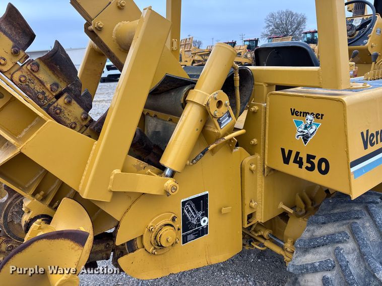 image for item DW7339 1992 Vermeer V450 trencher