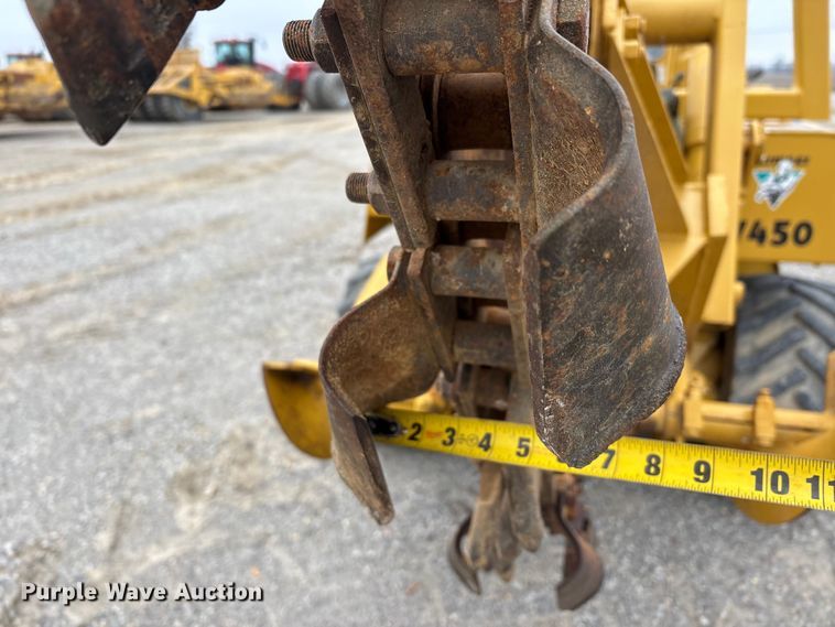 image for item DW7339 1992 Vermeer V450 trencher