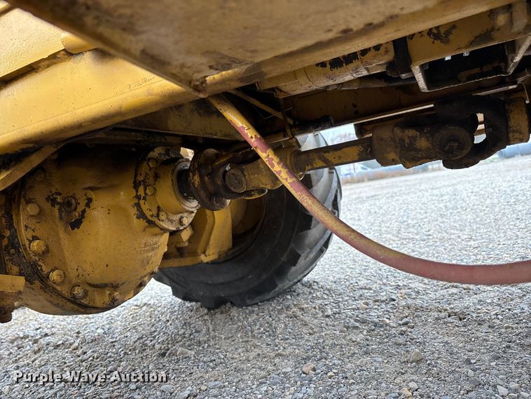 image for item DW7339 1992 Vermeer V450 trencher