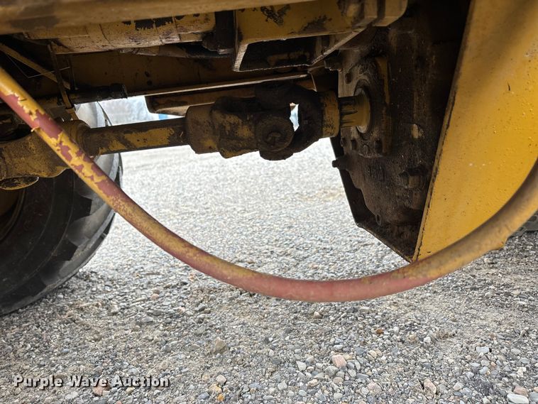 image for item DW7339 1992 Vermeer V450 trencher