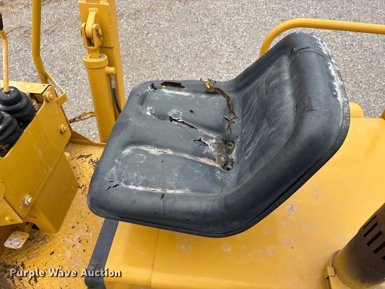 image for item DW7339 1992 Vermeer V450 trencher