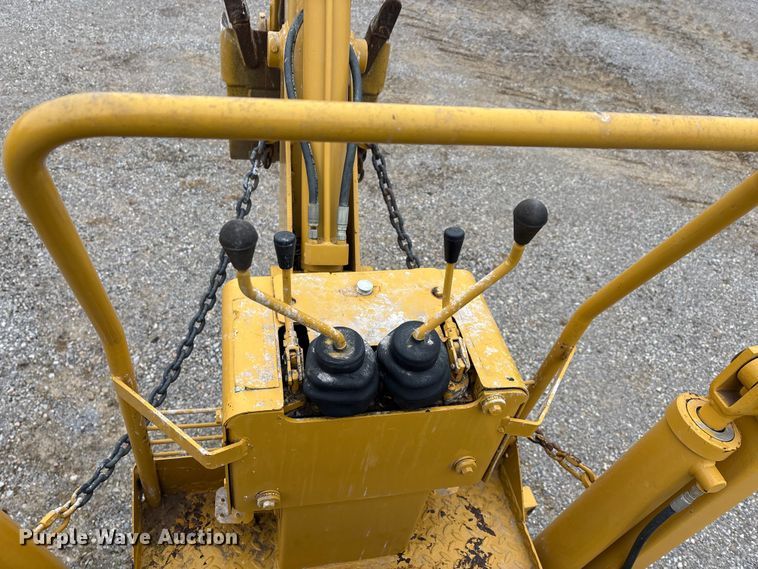 image for item DW7339 1992 Vermeer V450 trencher