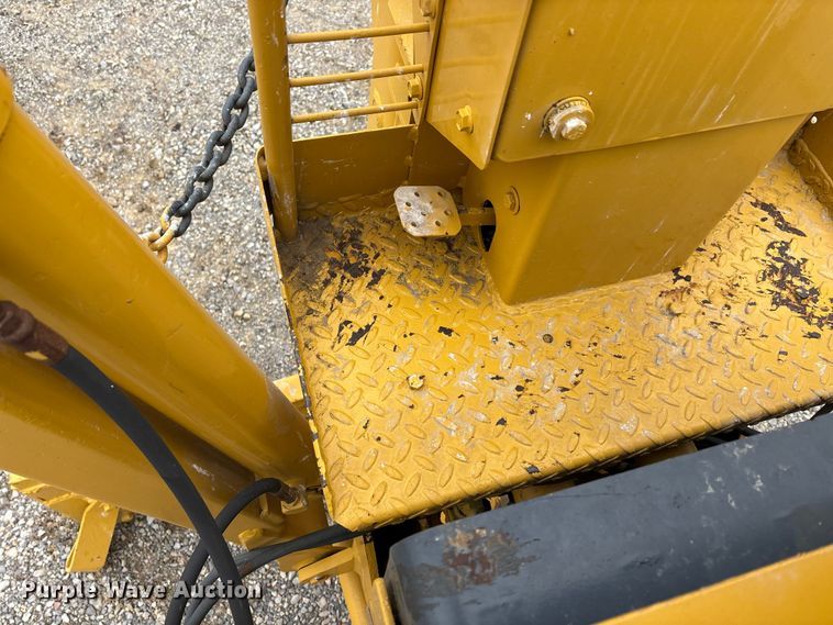 image for item DW7339 1992 Vermeer V450 trencher