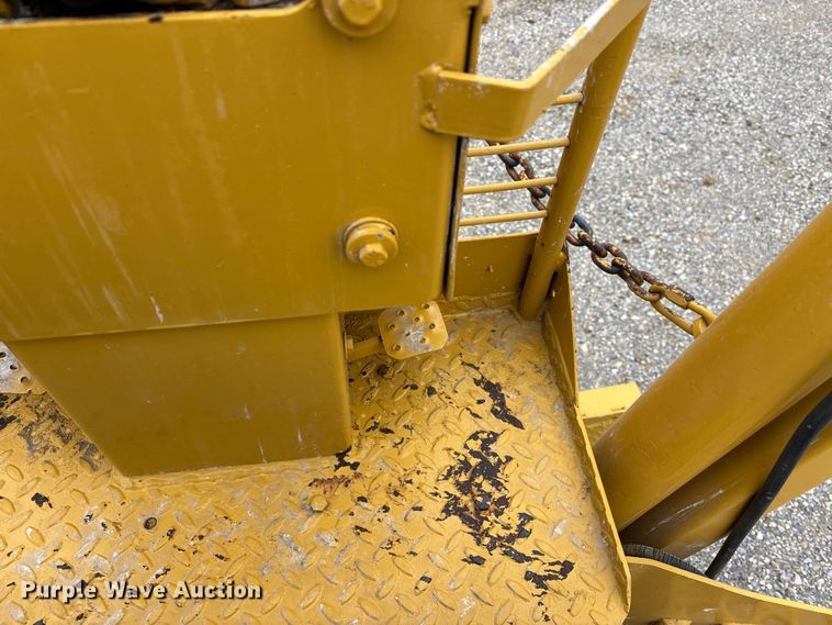 image for item DW7339 1992 Vermeer V450 trencher