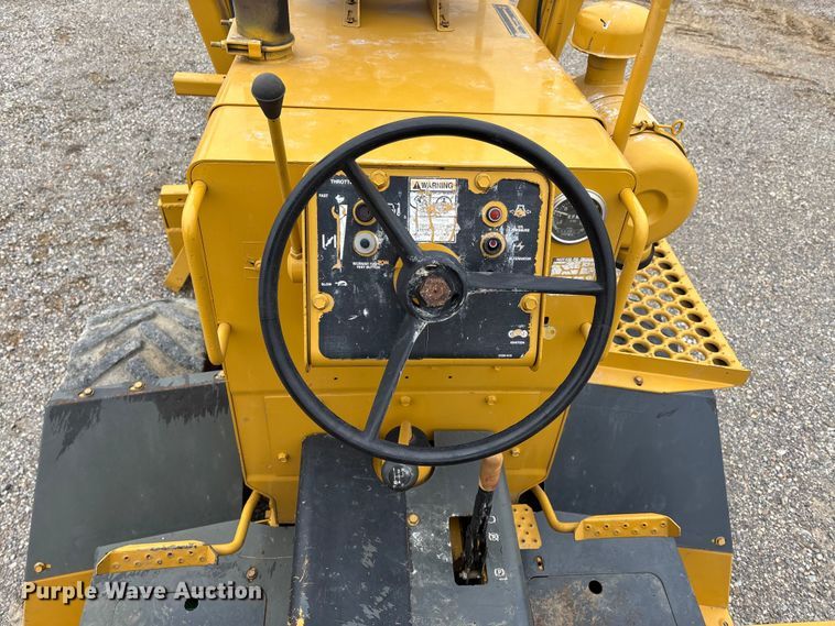 image for item DW7339 1992 Vermeer V450 trencher