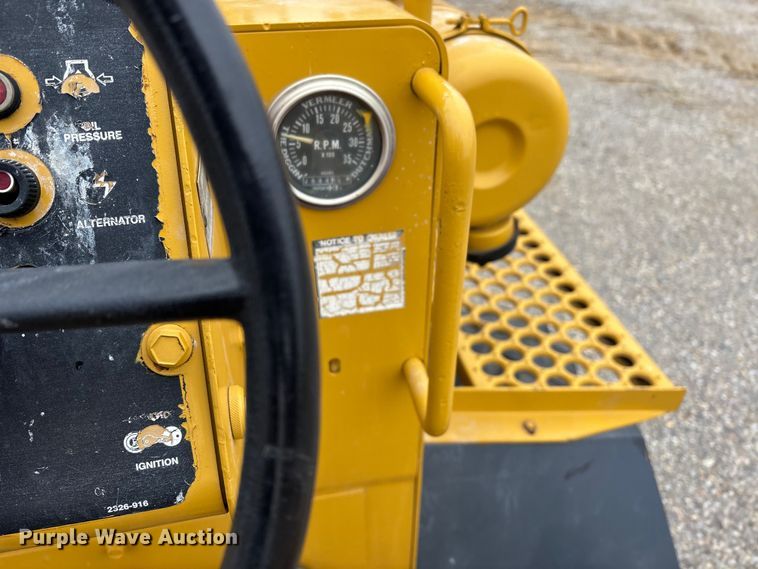 image for item DW7339 1992 Vermeer V450 trencher