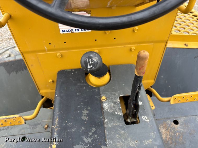 image for item DW7339 1992 Vermeer V450 trencher